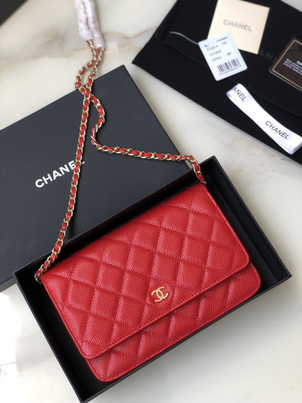 CL CHAIN WALLET CAVIAR WITH GOLD HARDWARE