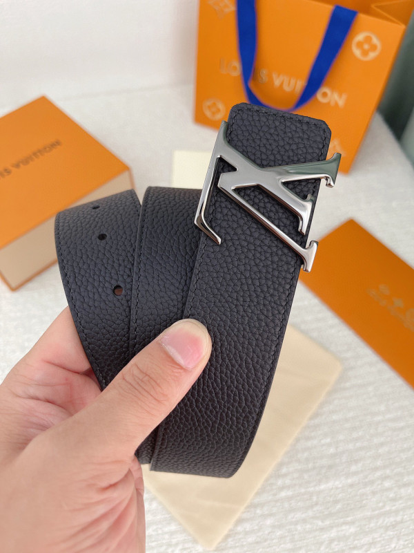 l**is V*t*n belt