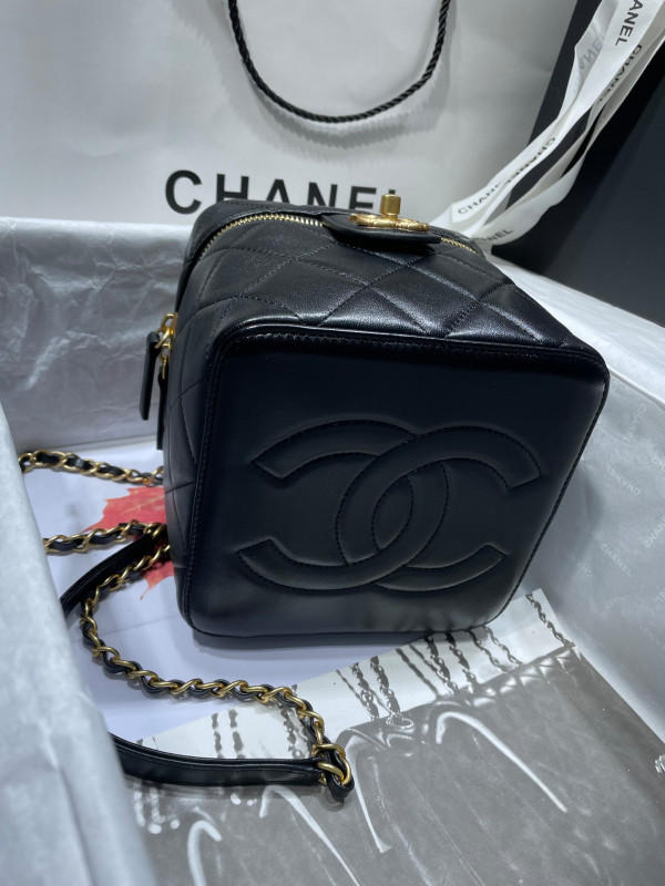 CL VANITY CASE