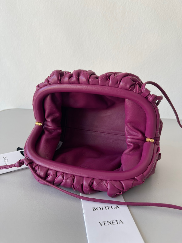 Bo*te*ga ve*ne*ta mini pouch