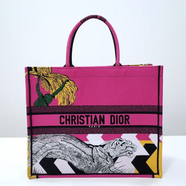large D*or book tote