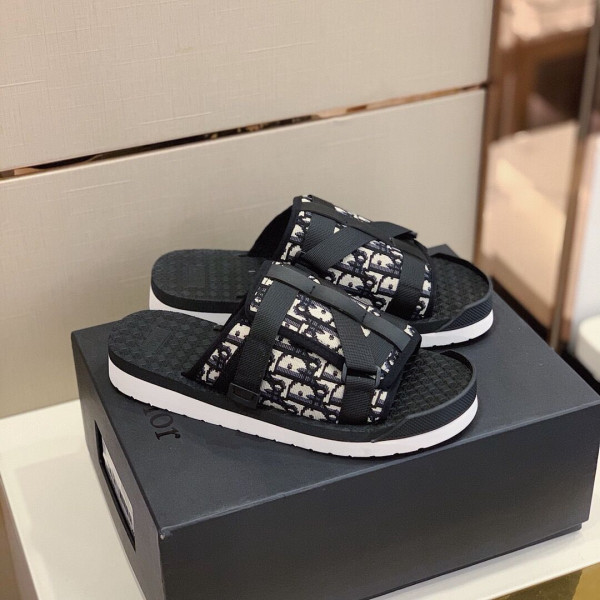 D*or alpha sandal