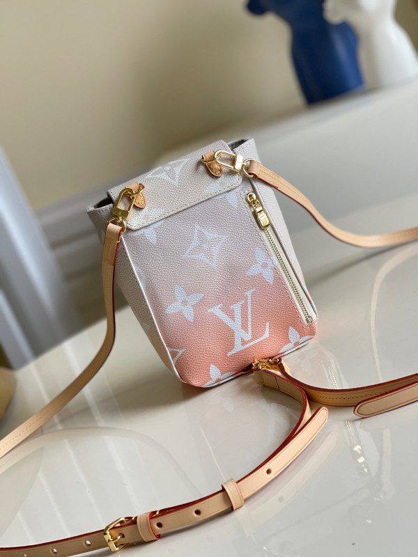l**is V*t*n tiny backpack