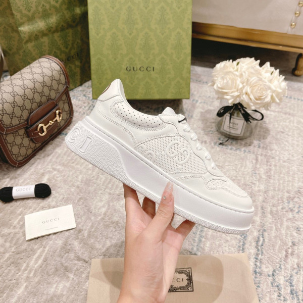 G*u*i sneaker with web