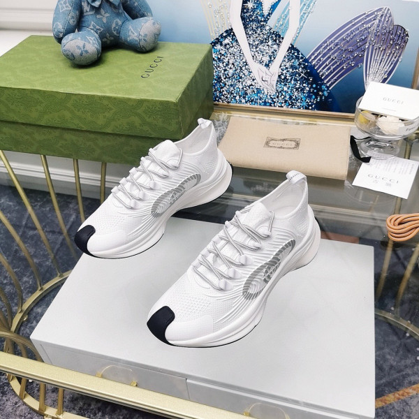 G*u*i run sneaker