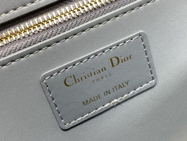 D*or 30 montaigne bag
