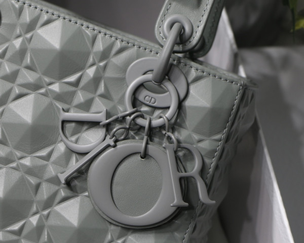 lady D*or small-20-16.5-8cm