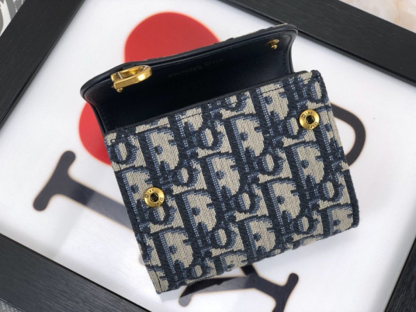 D*or wallet