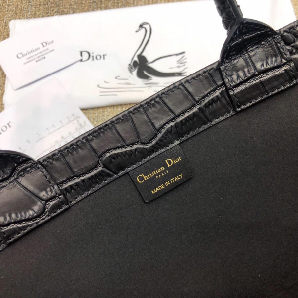 D*or oblique book tote