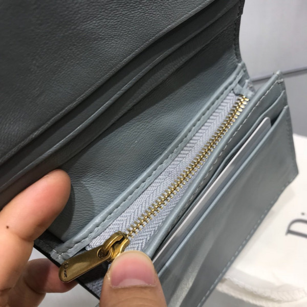 D*or wallet