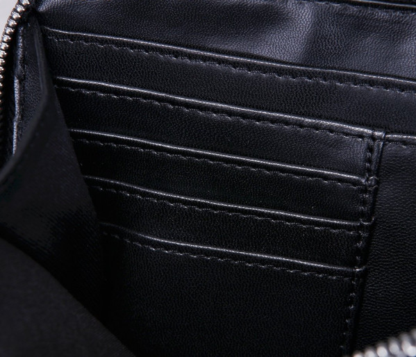 D*or pouch with shoulder strap