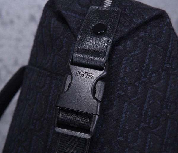 D*or backpack