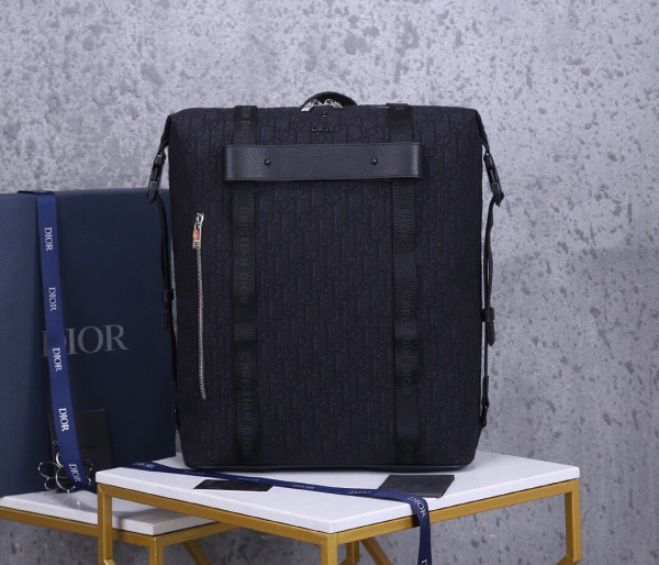 D*or backpack