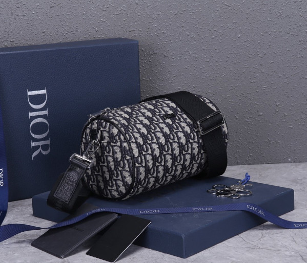 D*or roller messenger bag