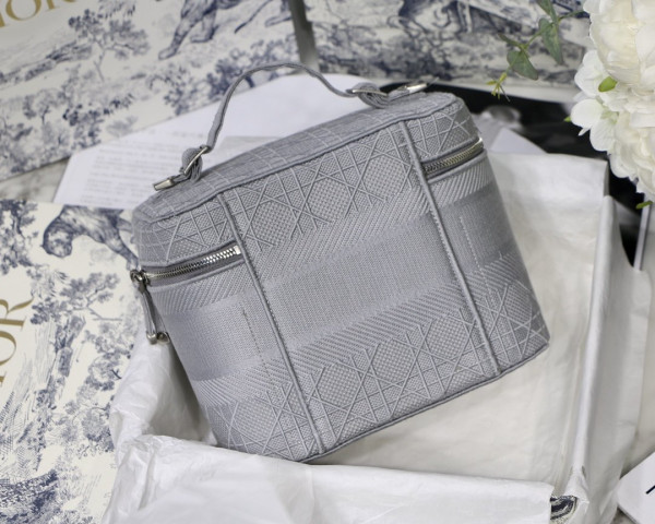 D*or vanity case-24-17-13.5cm