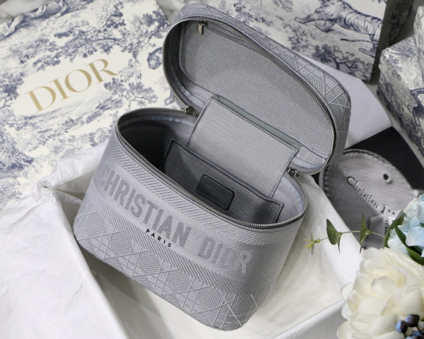 D*or vanity case-24-17-13.5cm