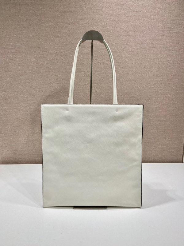 Pra*a leather tote bag
