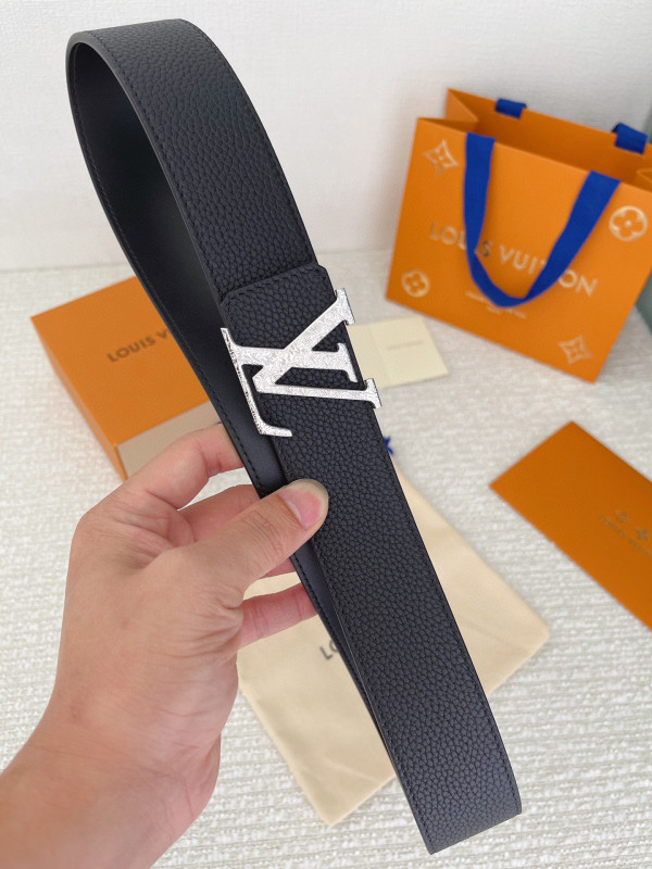l**is V*t*n belt