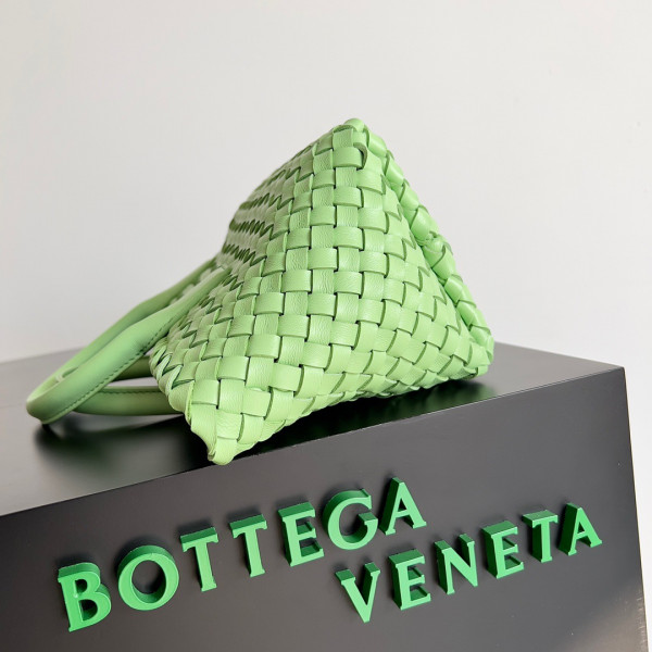 Bo*te*ga ve*ne*ta mini cabat