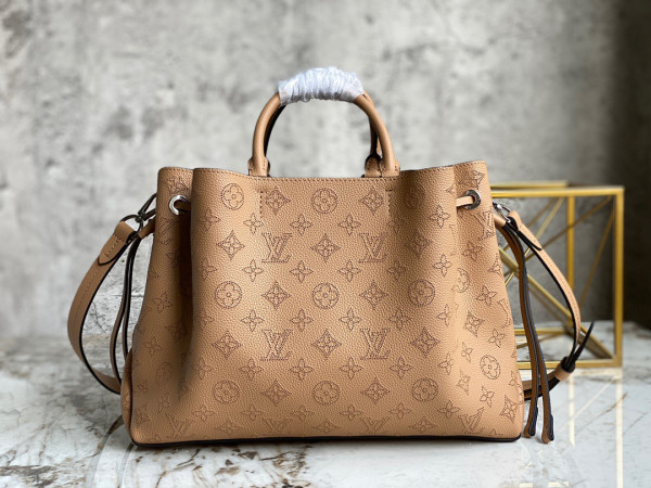 l**is V*t*n bella tote
