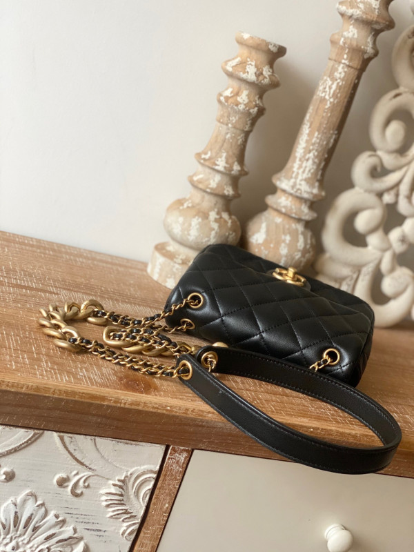 CL FLAP BAG