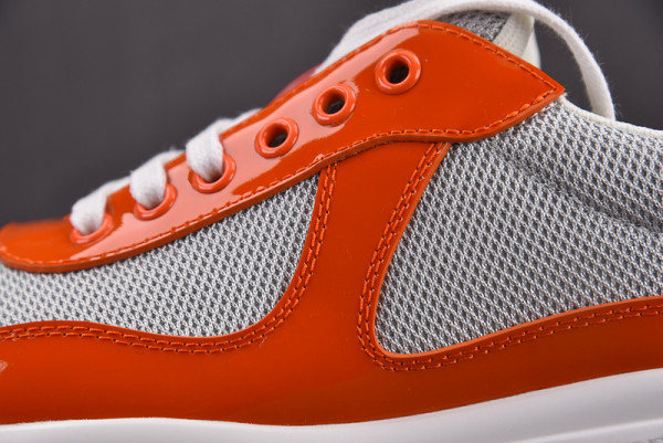 Pra*a sneaker
