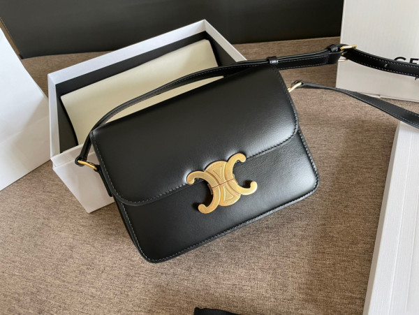 Ce**e teen triomphe bag
