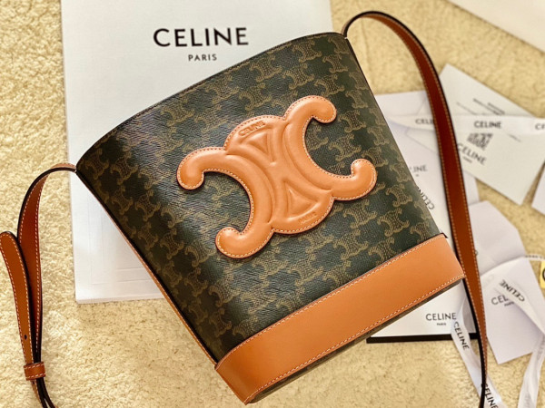 Ce**e small bucket cuir triomphe