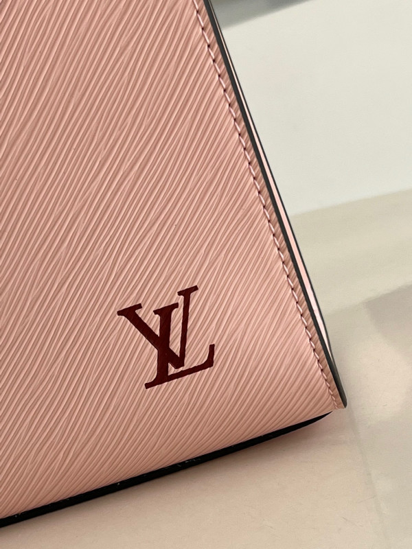 l**is V*t*n sac plat bb