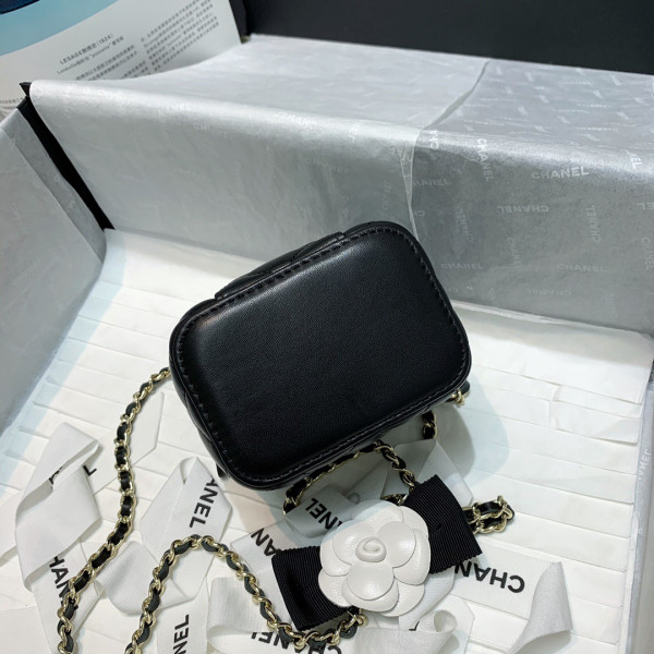 CL SMALL VANITY WITH CHAIN