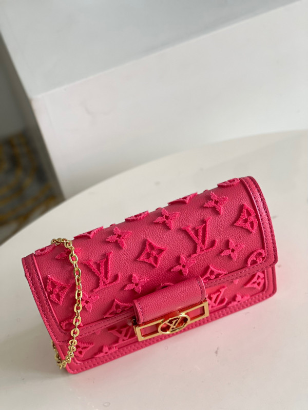 l**is V*t*n mini dauphine