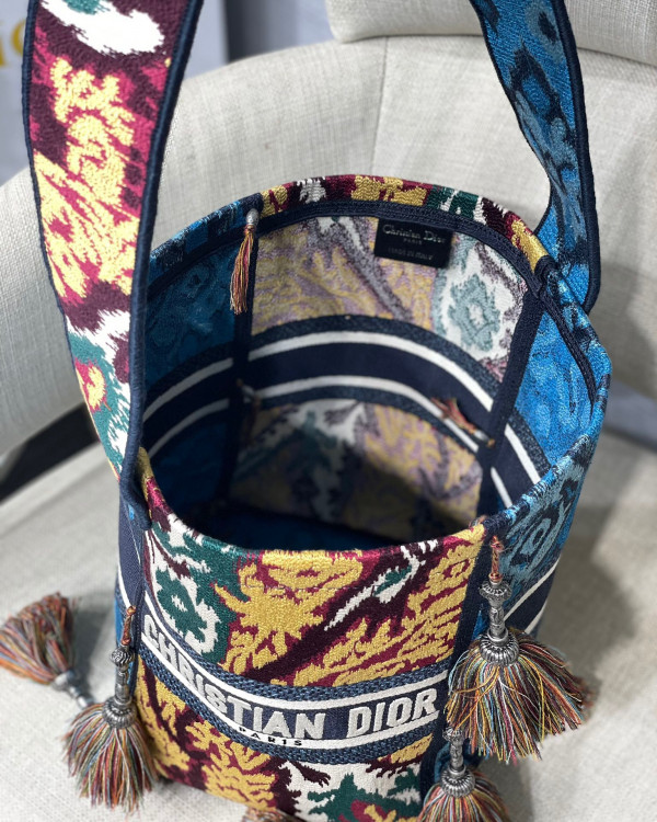 D*or d-bubble bucket bag