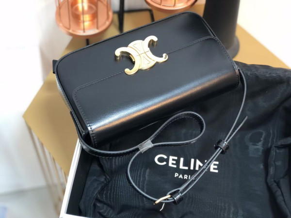 Ce**e triomphe shoulder bag