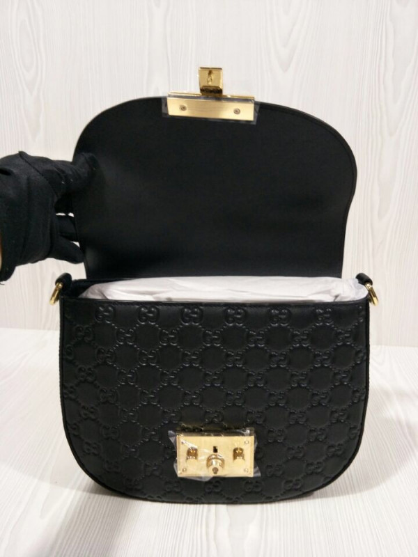 G*u*i padlock