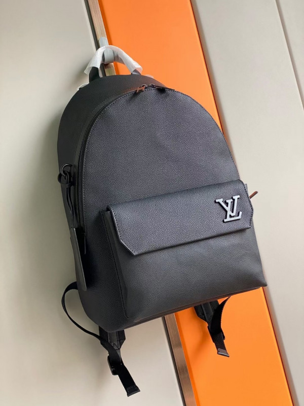l**is V*t*n backpack