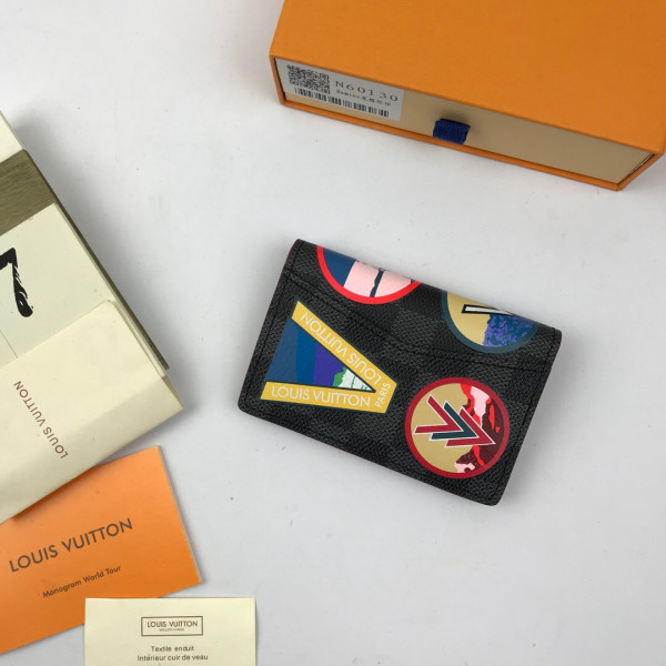 l**is V*t*n passport cover