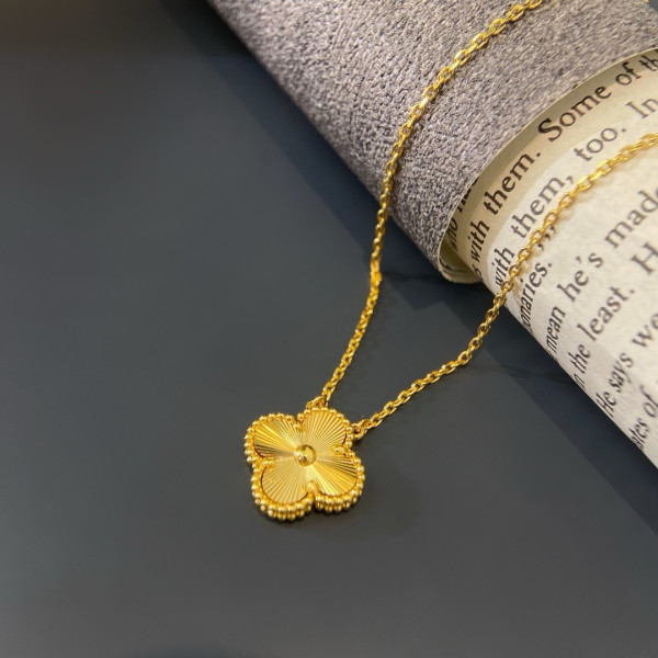 Van Cleef & Arpels Perlée NECKLACE