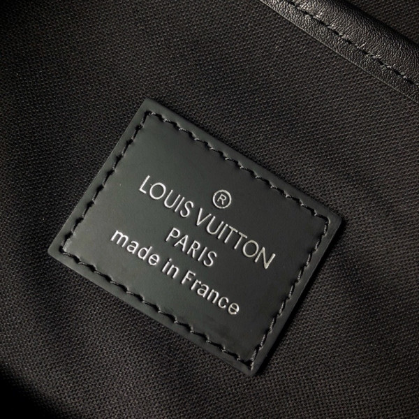 l**is V*t*n backpack