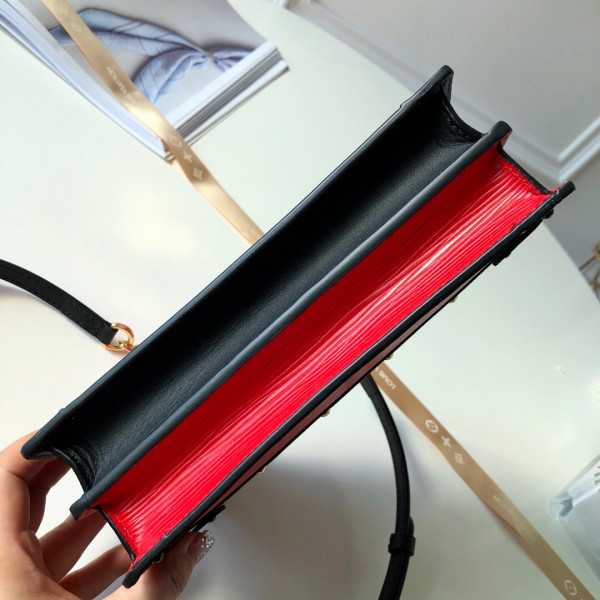 l**is V*t*n trunk clutch