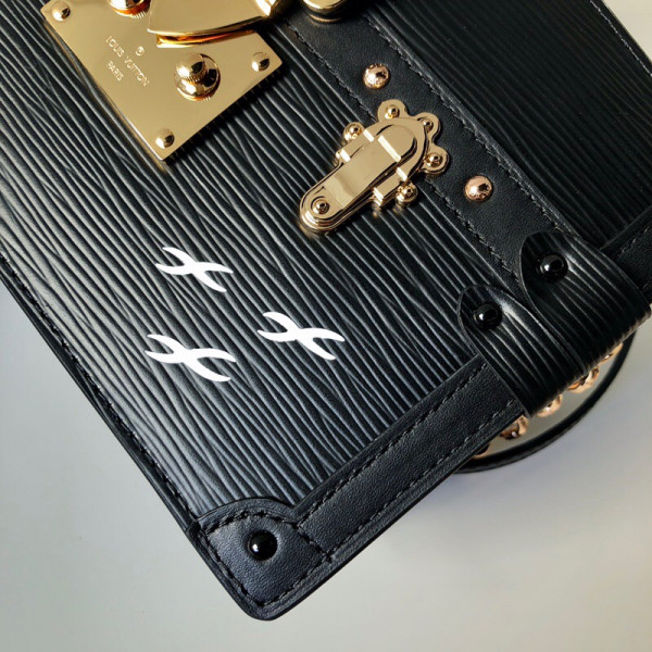 l**is V*t*n trunk clutch