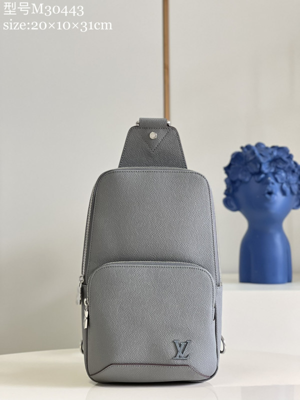 l**is V*t*n avenue sling bag