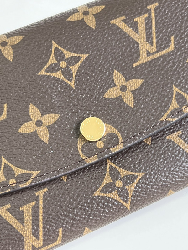 l**is V*t*n emilie wallet
