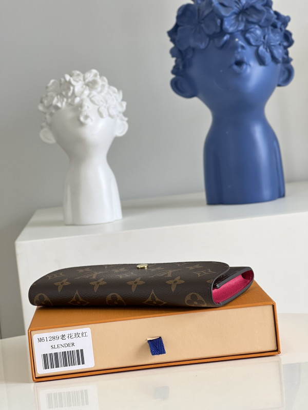 l**is V*t*n emilie wallet