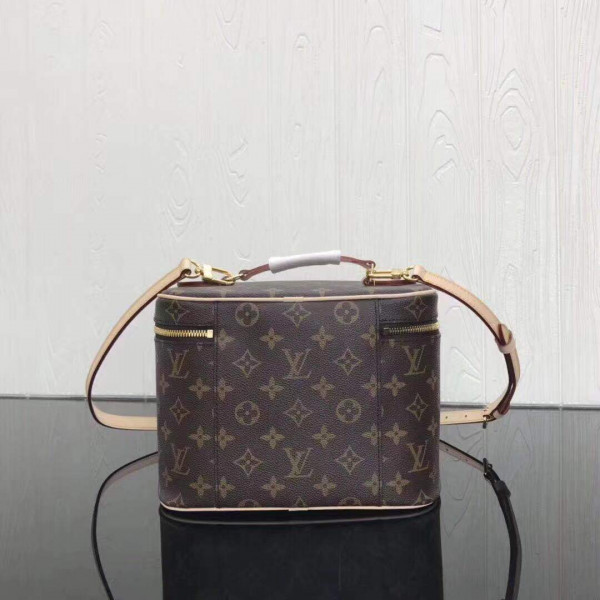 l**is V*t*n toiletry bag