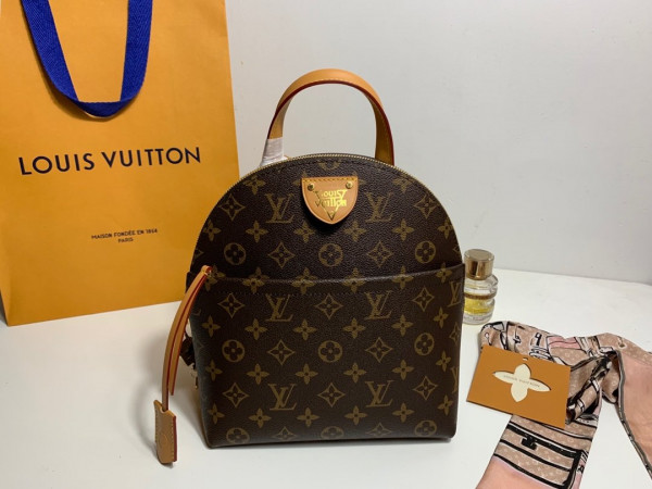 l**is V*t*n backpack