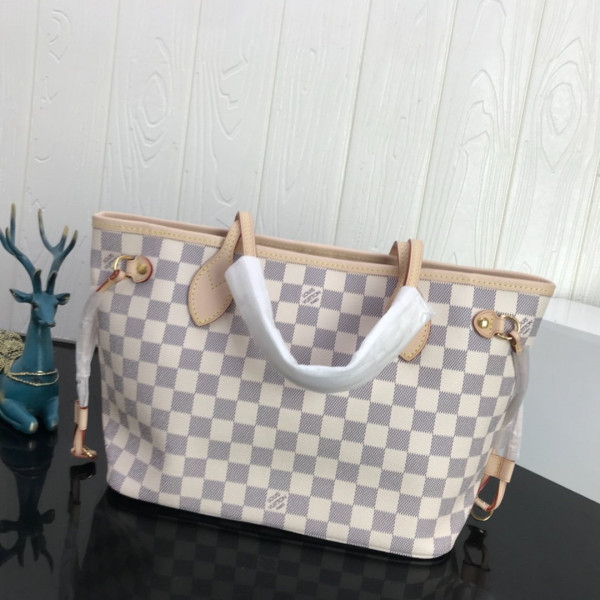 l**is V*t*n neverfull pm