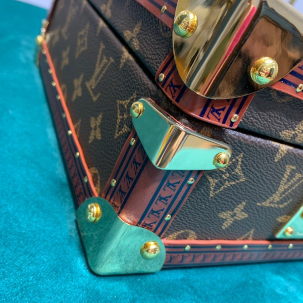 l**is V*t*n jewelry box