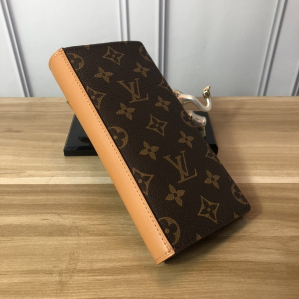 l**is V*t*n brazza wallet