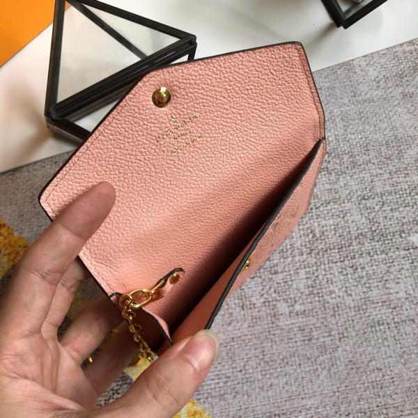 l**is V*t*n kep pouch