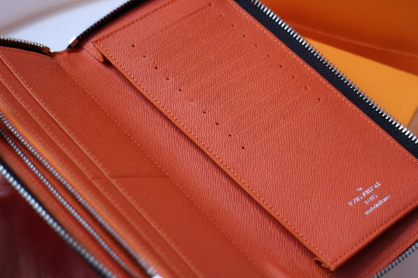 l**is V*t*n zippy wallet vertical